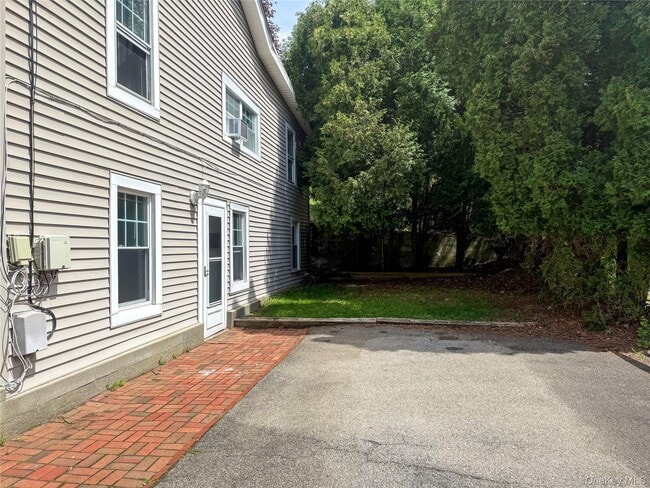 Building Photo - 504 NY-9D Unit C