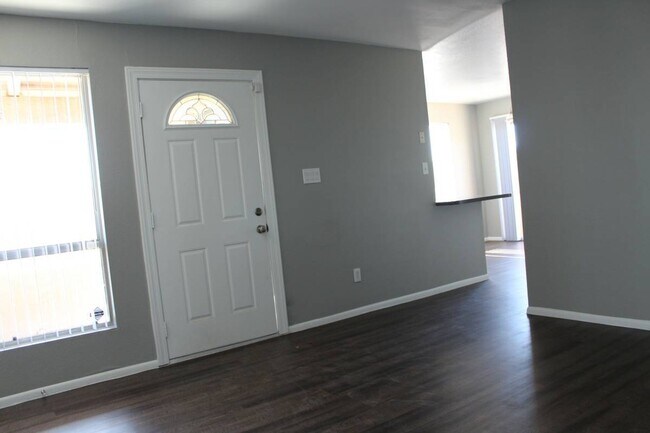 Photo - Renovated 2x2 Condo Located in N Phoenix! Unit 8