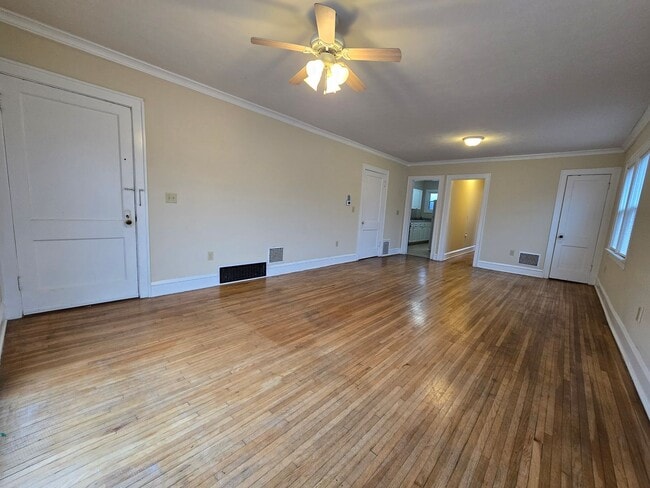 Building Photo - 1308 N Main St Unit 2N