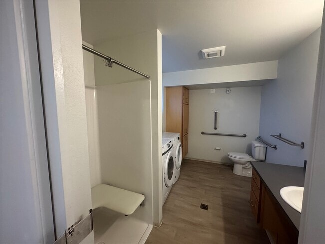 Photo - 2720 Coho Way