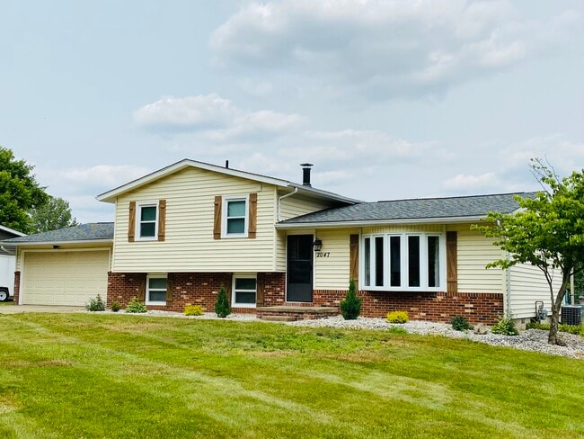 Building Photo - 2047 Zircon St NE Rental