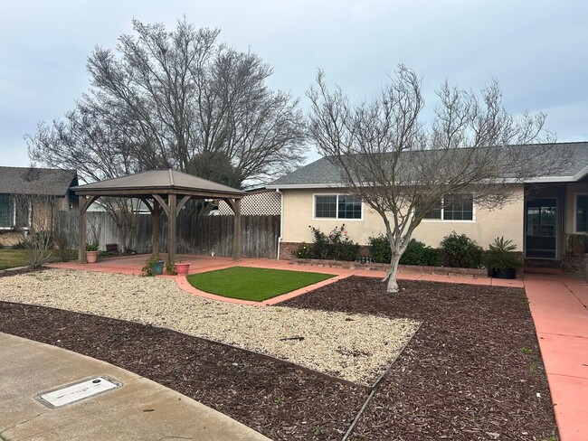 Photo - 4 Bedroom 2 bath in Oakdale Ca