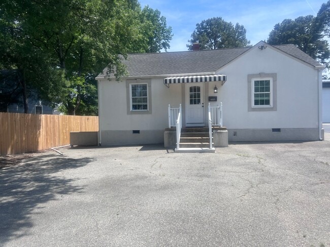 Building Photo - 6323 Mallory Dr