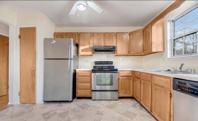 Photo - 2014 Ritchie Rd