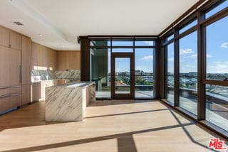 Photo - 700 Broadway