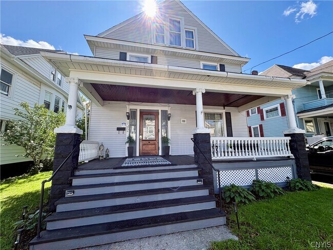 142 Curtis Pl