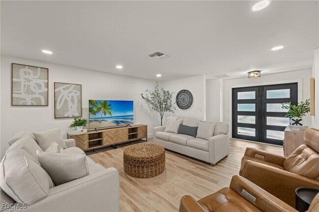 Photo - 6822 Griffin Blvd