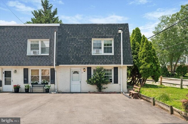 Photo - 27 Bobbin Mill Rd Townhome