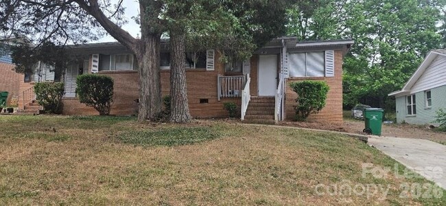 Building Photo - 1801 Darbrook Dr