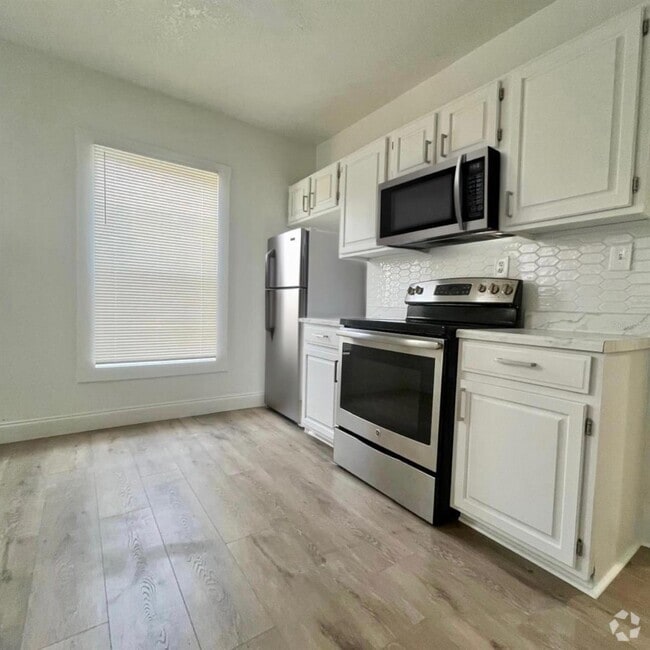 Building Photo - 126 Waterloo Ave Rental