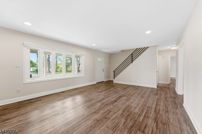 Photo - 3 Cypress Rd