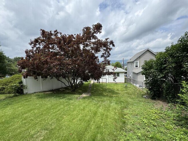 Photo - 1605 S Irving Ave