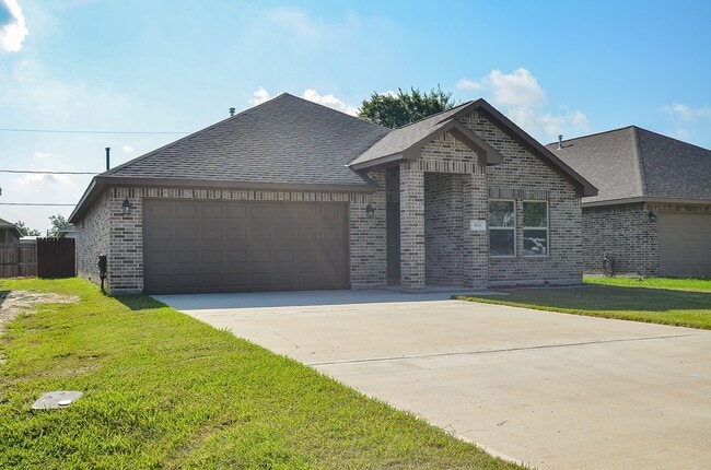 Photo - 815 Easy St