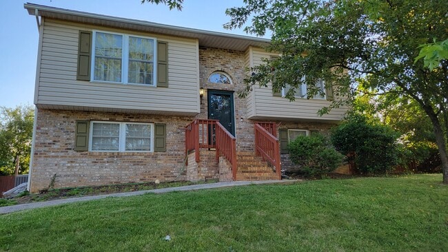 Building Photo - 131 Brookside Pl