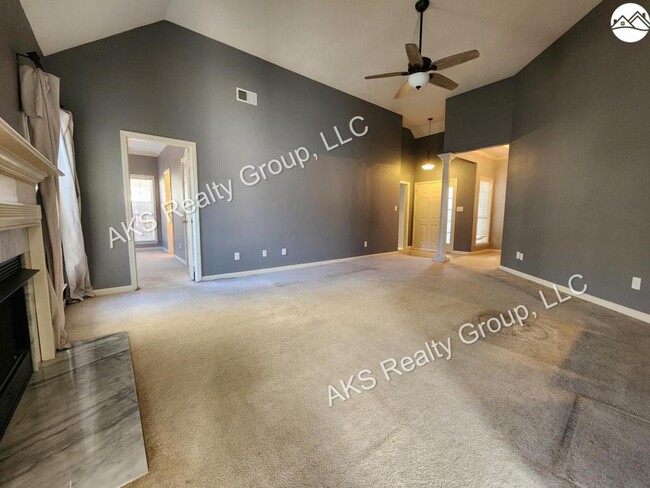 Photo - 104 Lantana Cir