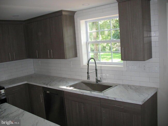 Photo - 1804-6 Kings Hwy