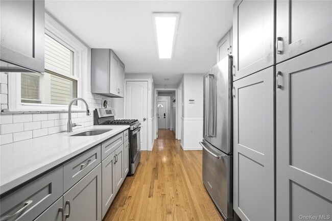 Photo - 100 School St