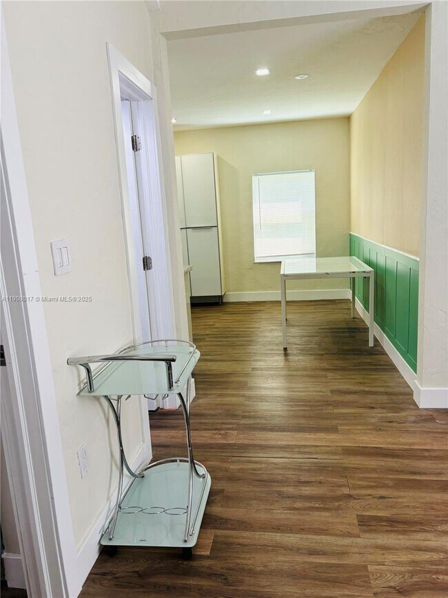 Photo - 1717 Buchanan St