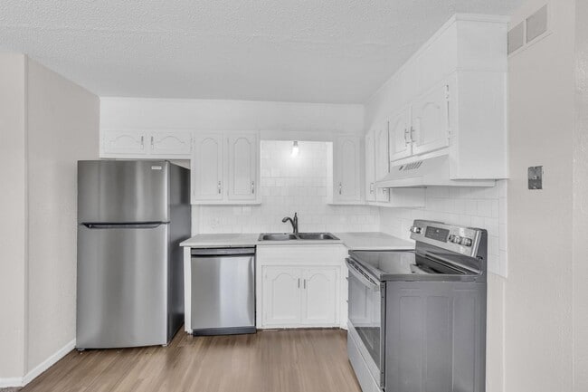 Photo - 9200 E 54th St