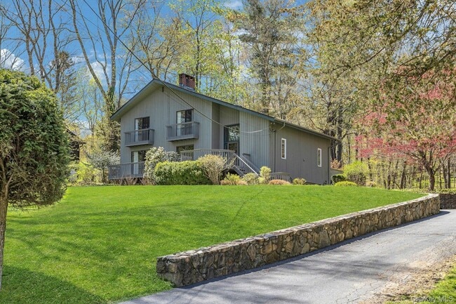 Building Photo - 68 Lake Shore Dr