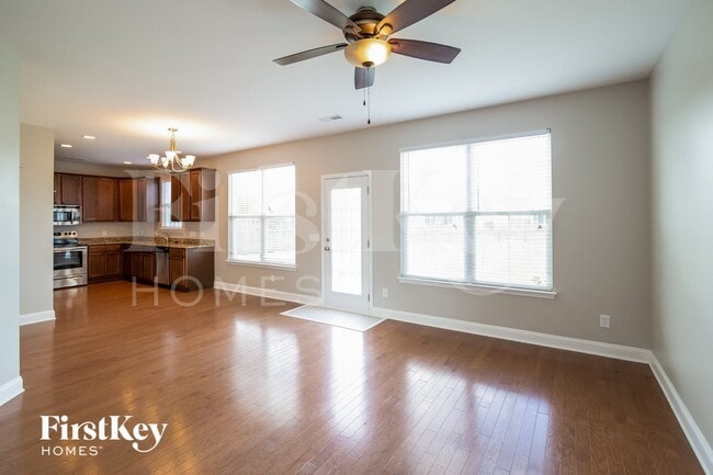 Photo - 131 Woodbrook Way