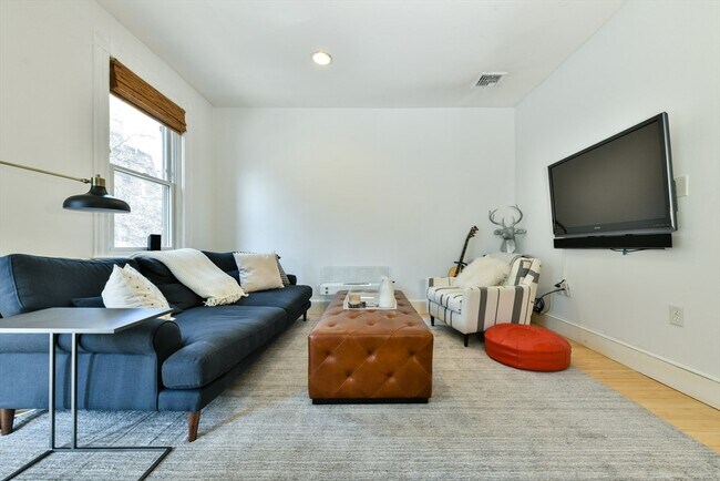 Photo - 16 Follen St Unit 2