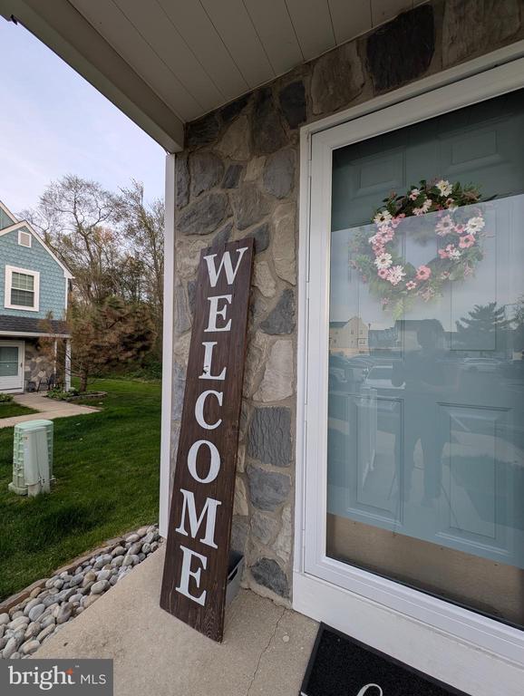 Photo - 609 Hartland Ct
