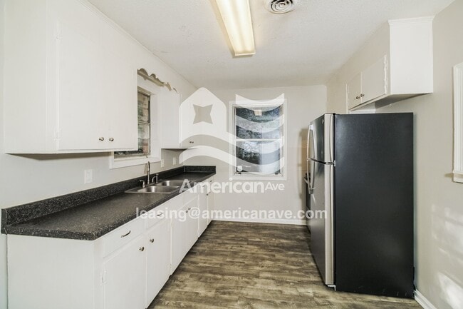 Photo - 421 Hickory Ridge Dr