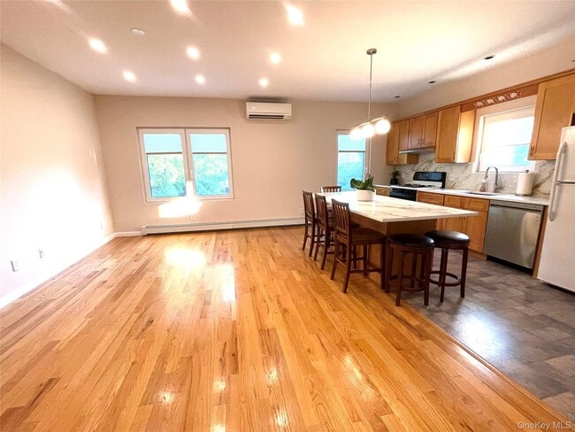 Photo - 66-22 53rd Ave Unidad 2