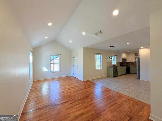 Photo - 454 Pasley Ave SE