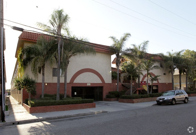 Building Photo - 14102 Lemoli Ave Rental