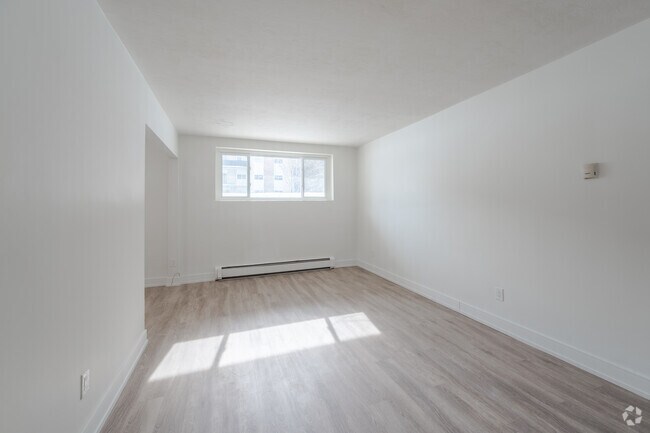 2BR, 1BA - 842SF - Living Room