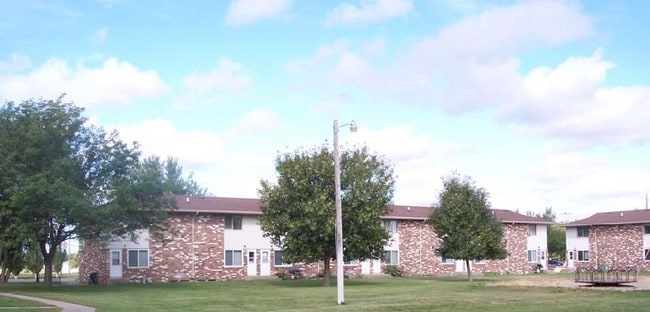 Colonial Apartments - Colonial Apartments