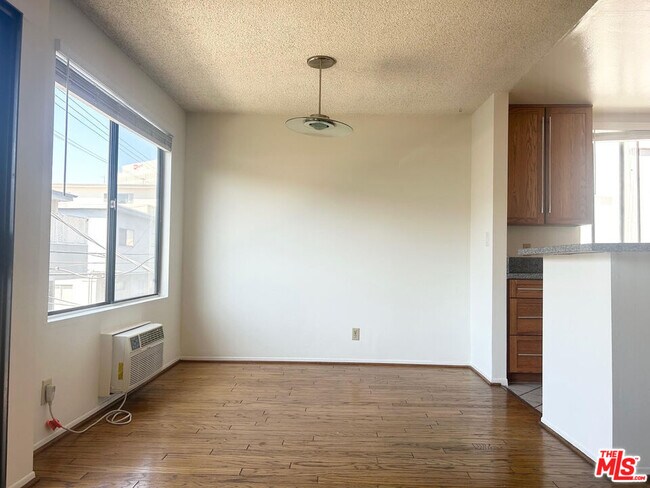 11743 Darlington Ave Unit 9