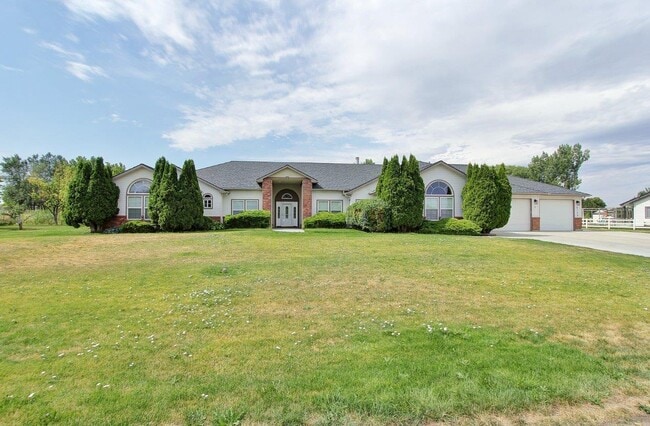Building Photo - 4109 E Man O War Dr