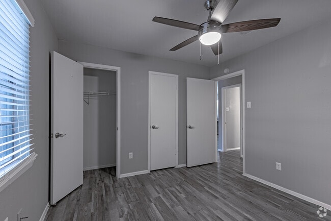 2BR, 2BA - 912SF (B1) - 2.o dormitorio