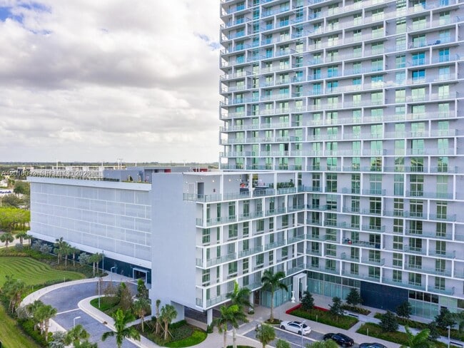 Photo - 2000 Metropica Wy Unit 2007