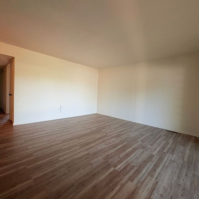 3347 E 113 Terrace