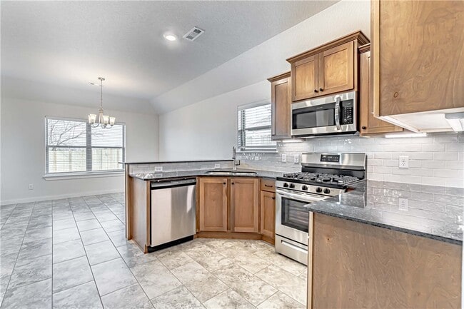 Photo - 219 S Geranium Ln