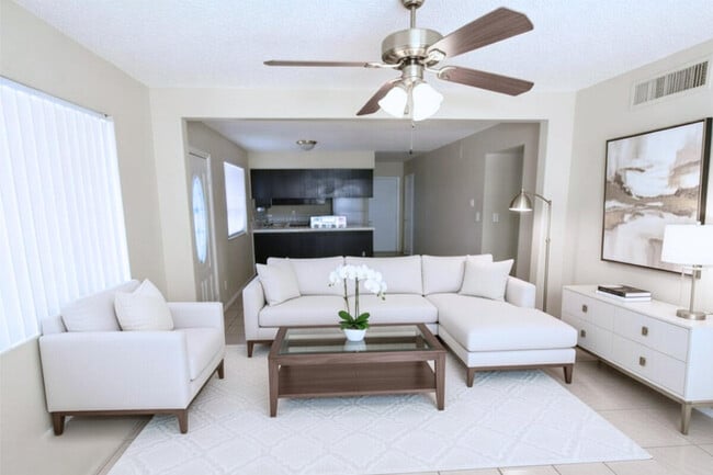 Photo - 409 E Fairfield St Unit B