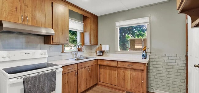 Photo - 3452 1st Ave