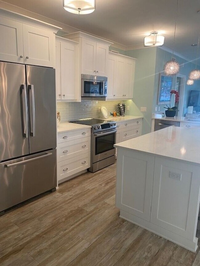 Photo - Esturary Unit 4-204