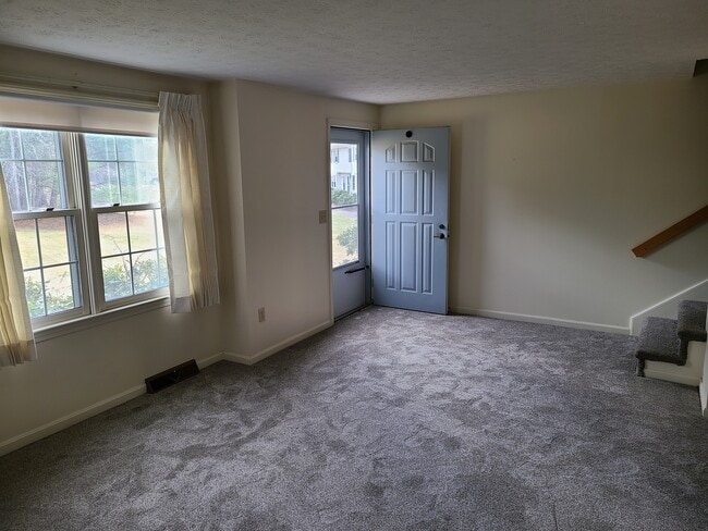 Photo - 48 Lochmere Ln