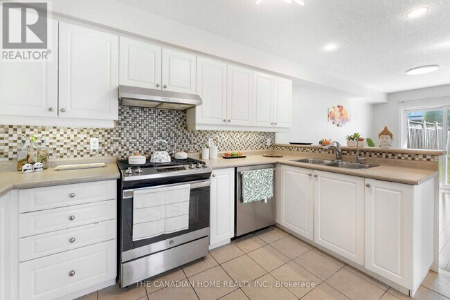 Photo - 500 Robert Ferrie Dr