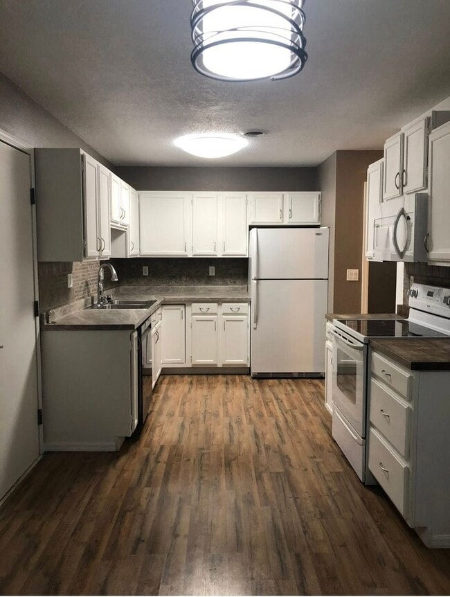 Photo - Lovely, Updated Townhome for Rent