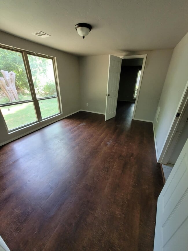 Photo - 313 W Maple Ave