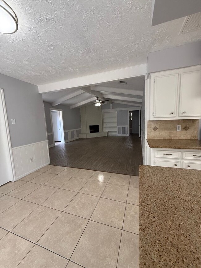 Photo - Really spacious 4bed/2bath single family home
