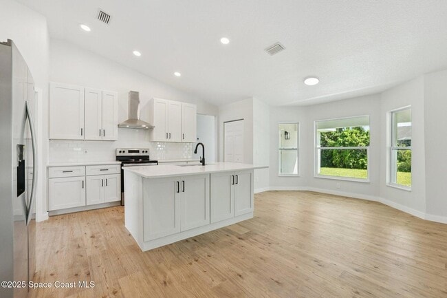 Photo - 1441 Eldron Blvd SE