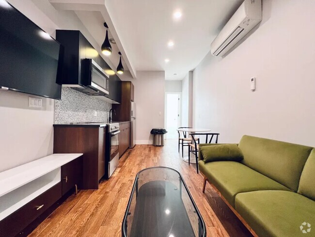 Building Photo - Furnished room/NOT APARTMENT Unit 2L