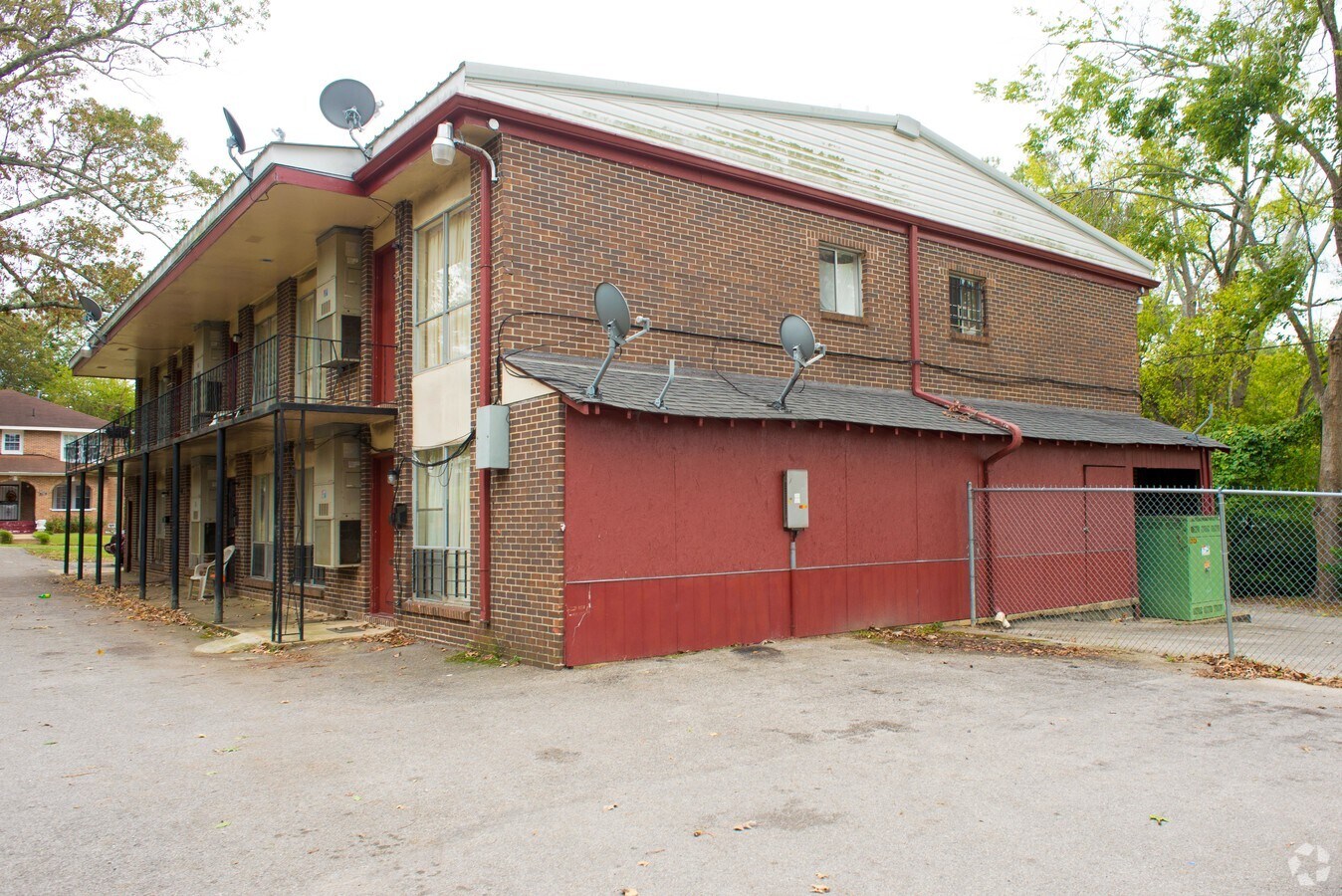 Photo - Twin Oaks Apartment